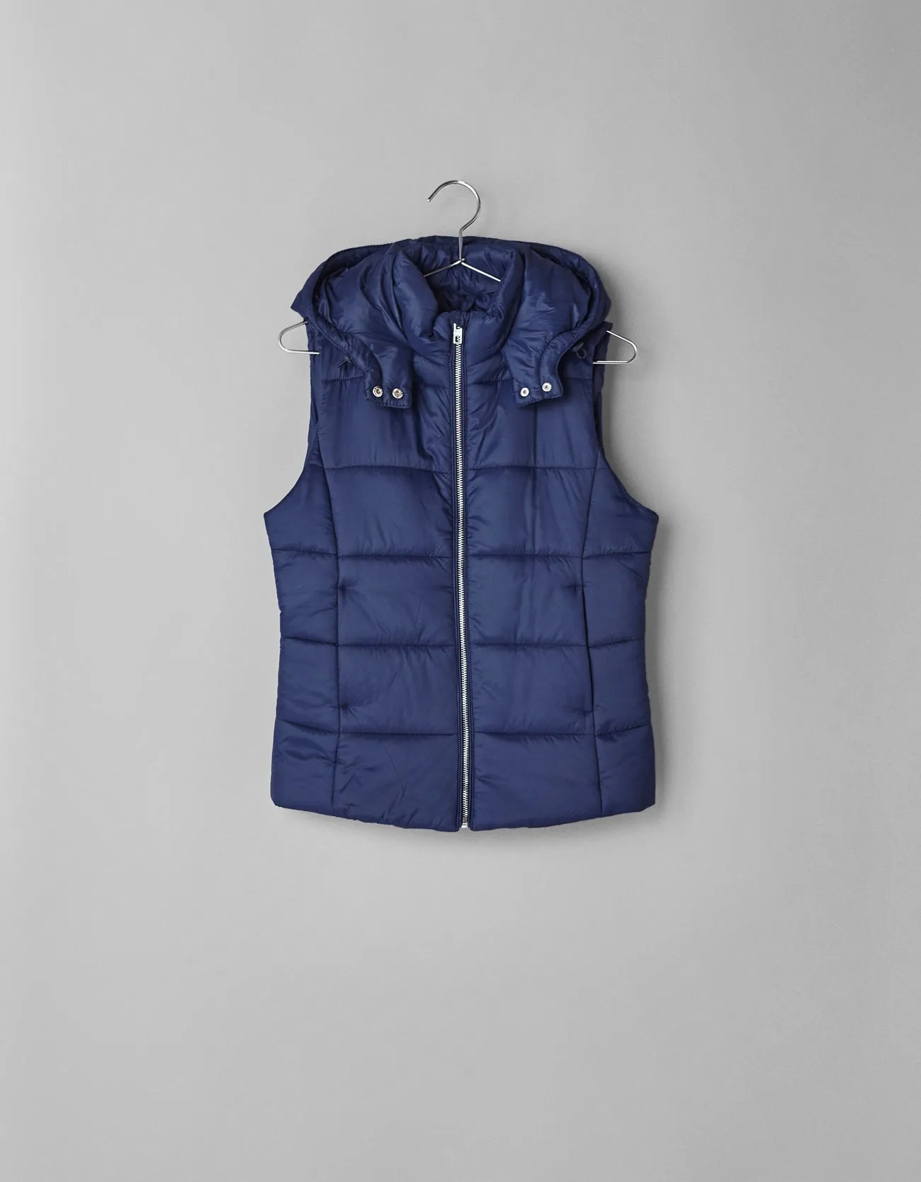 Quilted gilet with hood