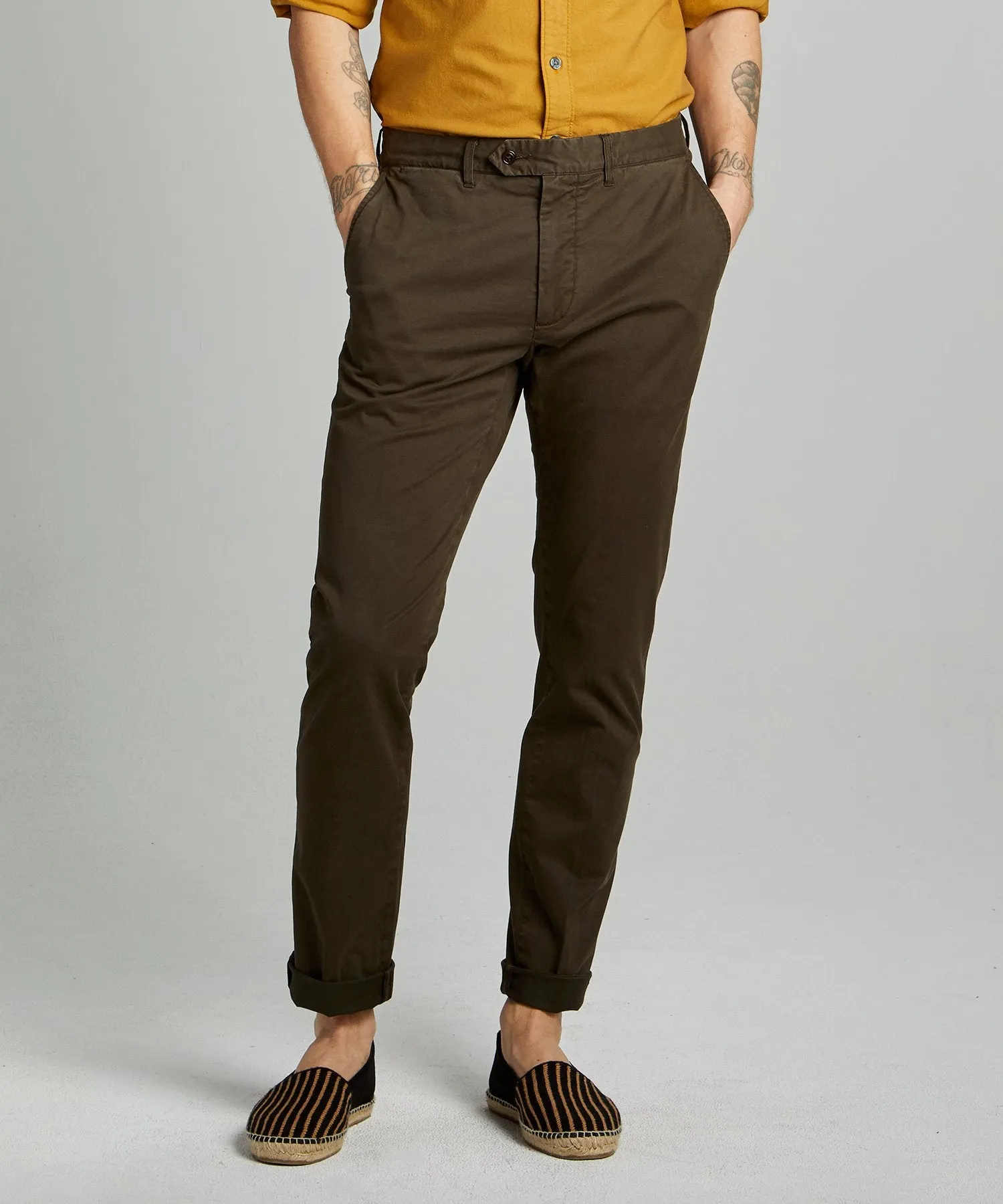 Slim Fit Tab Front Stretch Chino in Olive