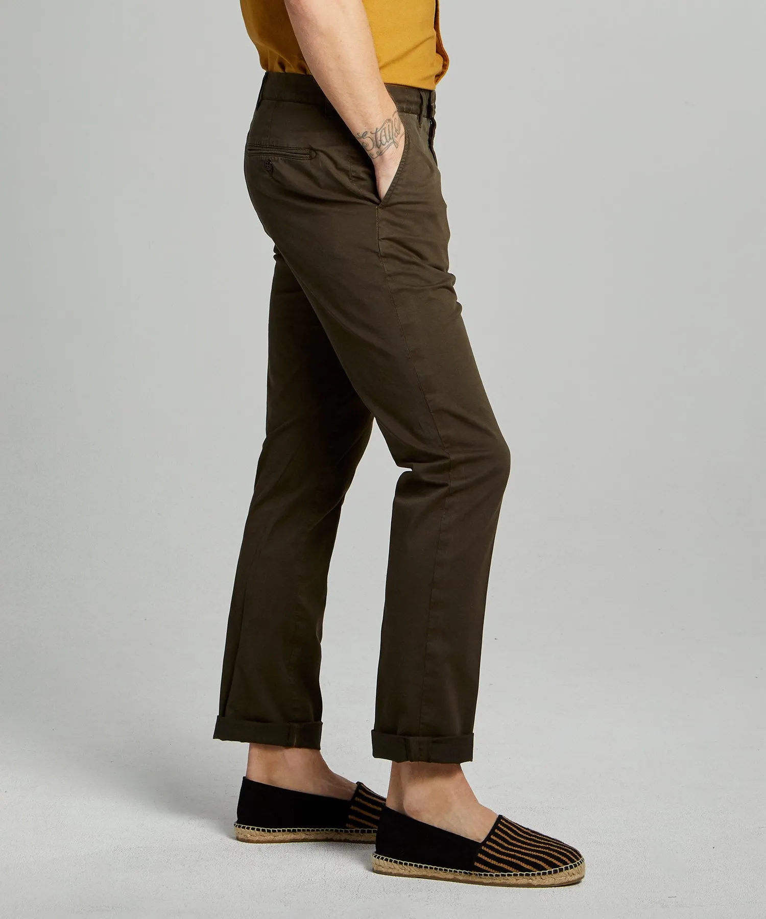 Slim Fit Tab Front Stretch Chino in Olive